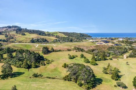 Photo of property in 35 Azimuth Road, Tairua, 3508