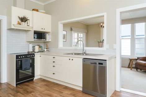 Photo of property in 104 Sherwill Street West, Feilding, 4702