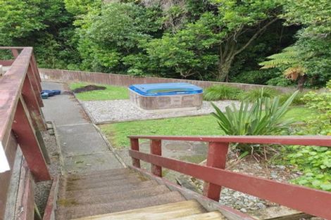 Photo of property in 2/31 Camellia Terrace, Maungaraki, Lower Hutt, 5010