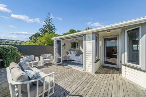 Photo of property in 7 Sunset Parade, Plimmerton, Porirua, 5026