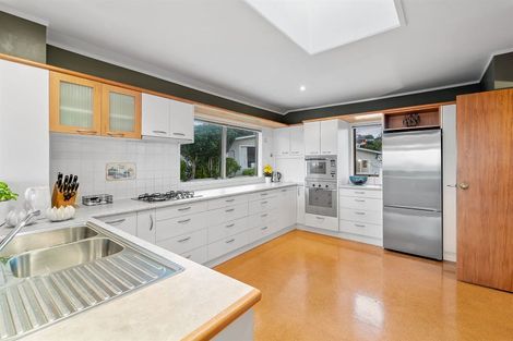 Photo of property in 1/9 Taumata Road, Castor Bay, Auckland, 0620