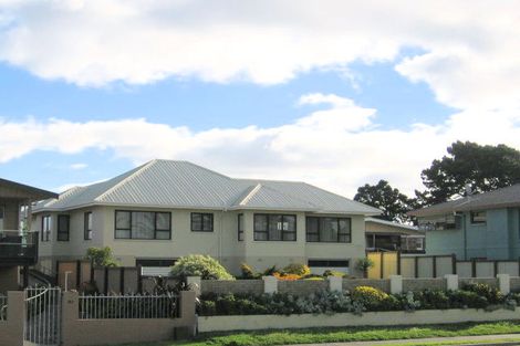 Photo of property in 82 Marine Parade, Mount Maunganui, 3116