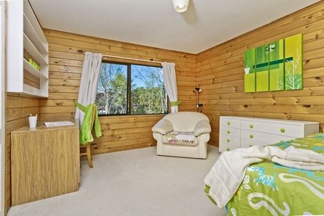 Photo of property in 12 Thalia Place, Totara Vale, Auckland, 0629