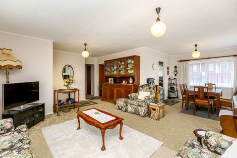Photo of property in 10 Poplar Grove, Whalers Gate, New Plymouth, 4310