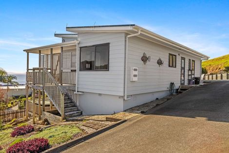 Photo of property in 26 Stratford Drive, Cable Bay, 0420