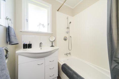 Photo of property in 43 Sutherland Crescent, Westbrook, Palmerston North, 4412