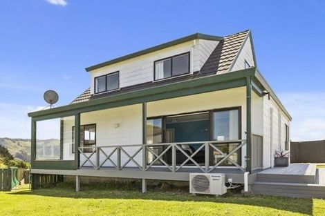 Photo of property in 16a Jasmine Grove, Maungaraki, Lower Hutt, 5010
