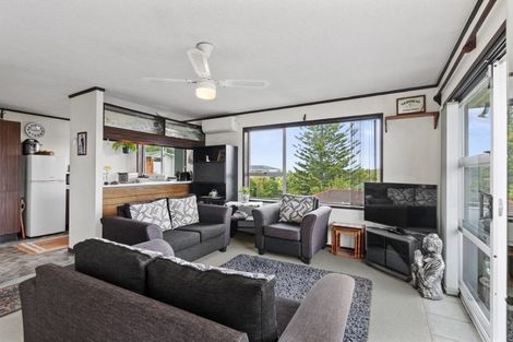 Photo of property in 2/24 Bayview Road, Bayview, Auckland, 0629