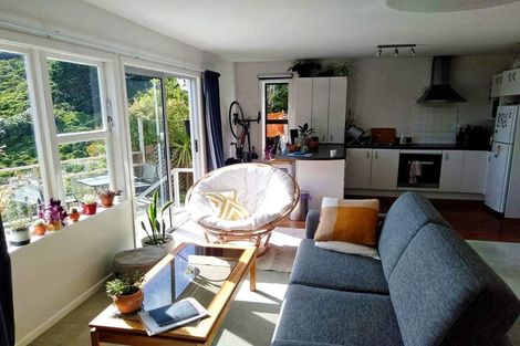 Photo of property in 48 Huntingdon Street, Northland, Wellington, 6012