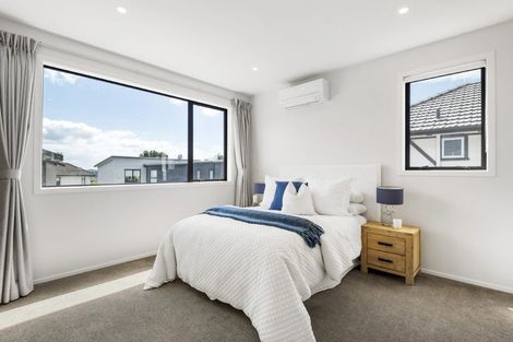 Photo of property in 43 Knights Road, Rothesay Bay, Auckland, 0630