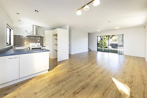 Photo of property in 2 Braeburn Place, Takanini, 2112