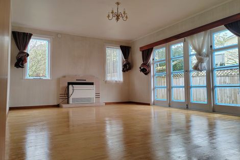 Photo of property in 70 Lake Road, Northcote, Auckland, 0627