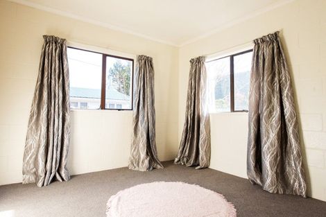 Photo of property in 91 Waikawa Road, Picton, 7220