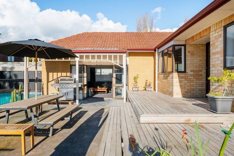 Photo of property in 28 Braid Road, St Andrews, Hamilton, 3200