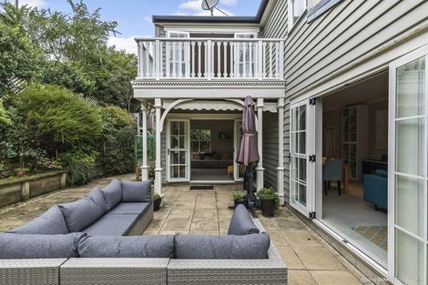 Photo of property in 15a Aplin Terrace, Ngaio, Wellington, 6035