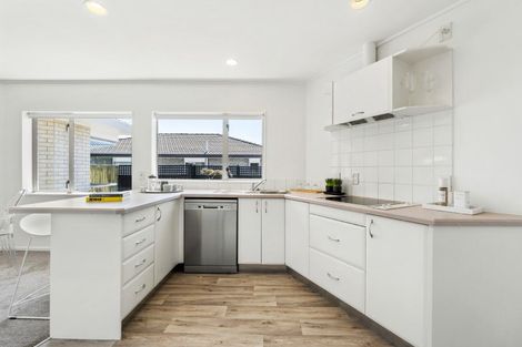 Photo of property in 3/116 Meadowland Drive, Somerville, Auckland, 2014