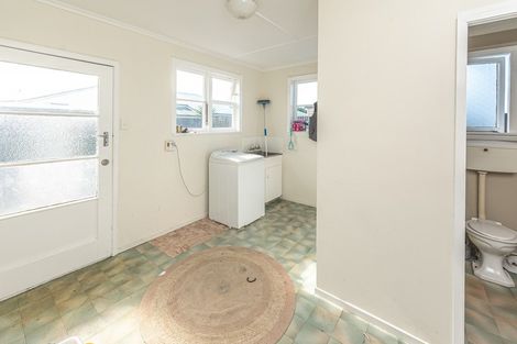 Photo of property in 5 Arawa Place, Castlecliff, Whanganui, 4501