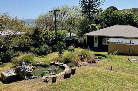 Photo of property in 8 Taungata Road, York Bay, Lower Hutt, 5013