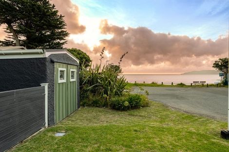 Photo of property in 33 Tainui Street, Raumati Beach, Paraparaumu, 5032