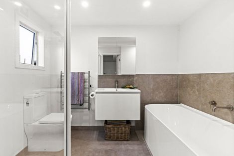 Photo of property in 48a Avenue Road, Greenmeadows, Napier, 4112