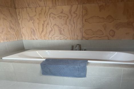 Photo of property in 21a Old Lake Road, Narrow Neck, Auckland, 0624