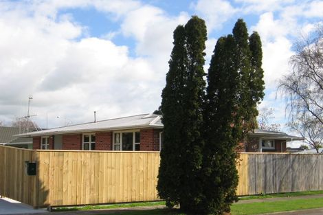 Photo of property in 16 Kapiti Place, Awapuni, Palmerston North, 4412