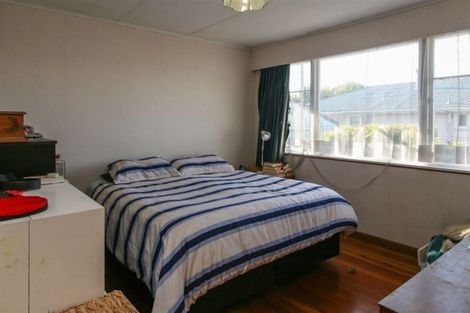 Photo of property in 12 Nikau Street, Inglewood, 4330