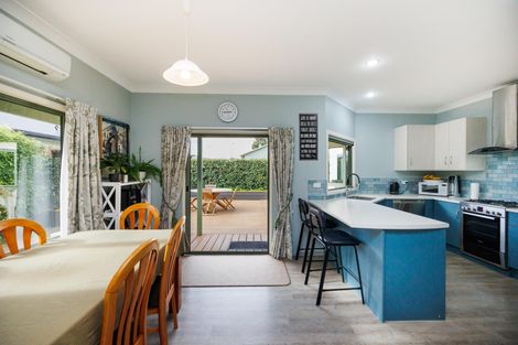 Photo of property in 25 Pirie Street, Palmerston North, 4410