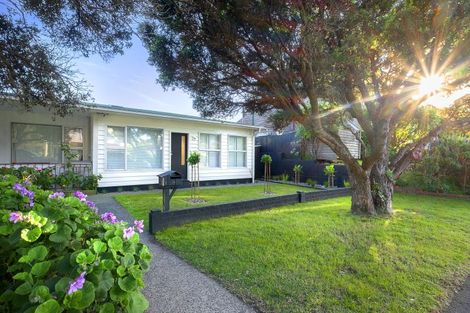 Photo of property in 2/19 Burnham Street, Seatoun, Wellington, 6022