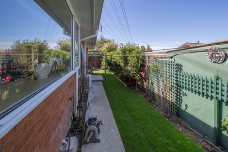 Photo of property in 2/125 Hawthornden Road, Avonhead, Christchurch, 8042