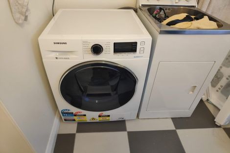 Photo of property in 21 Highbury Crescent, Highbury, Wellington, 6012