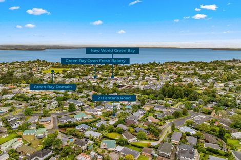 Photo of property in 21 Lantana Road, Green Bay, Auckland, 0604