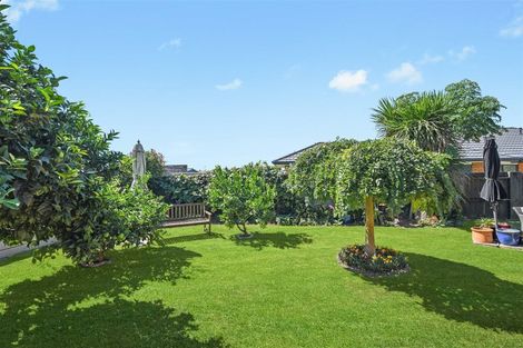 Photo of property in 36 Waiwherowhero Drive, St Andrews, Hamilton, 3200