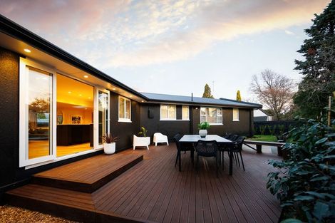 Photo of property in 23 Saint Albans Avenue, Hokowhitu, Palmerston North, 4410