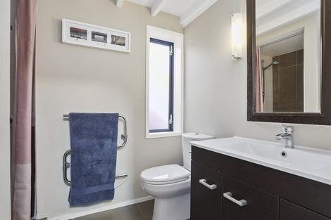 Photo of property in 37 Korotaha Terrace, Rothesay Bay, Auckland, 0630
