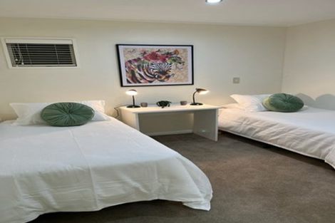 Photo of property in 2/130 Oriental Parade, Oriental Bay, Wellington, 6011