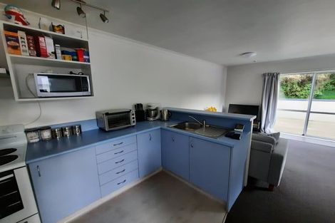 Photo of property in 64 Newlands Road, Newlands, Wellington, 6037