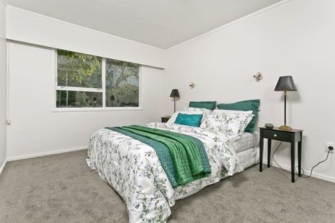 Photo of property in 7 Girrahween Drive, Totara Vale, Auckland, 0629