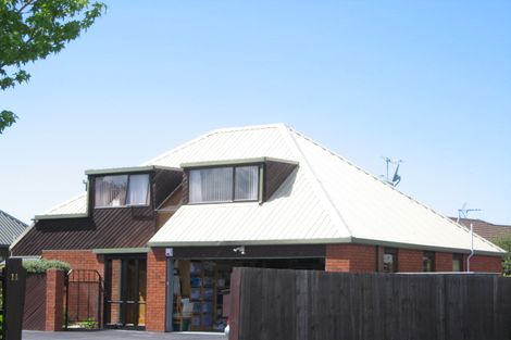 Photo of property in 11a Cherrywood Place, Redwood, Christchurch, 8051