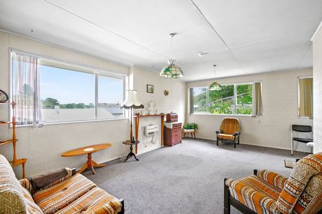 Photo of property in 3 Oawai Place, Marfell, New Plymouth, 4310