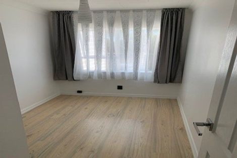 Photo of property in 8 Caribbean Drive, Unsworth Heights, Auckland, 0632