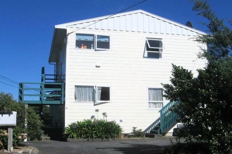 Photo of property in 1/74 Creswick Terrace, Northland, Wellington, 6012