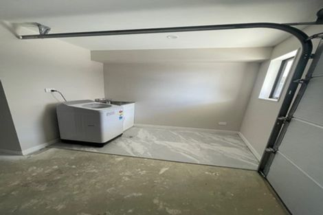 Photo of property in 2/58 Te Atatu Road, Te Atatu South, Auckland, 0610