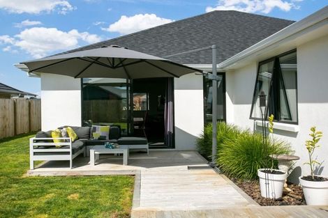 Photo of property in 33 Ruru Street, Cambridge, 3434