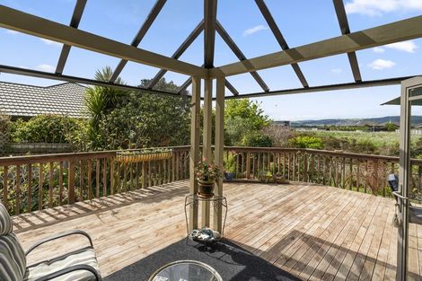 Photo of property in 22 Abby Road, Fitzherbert, Palmerston North, 4410