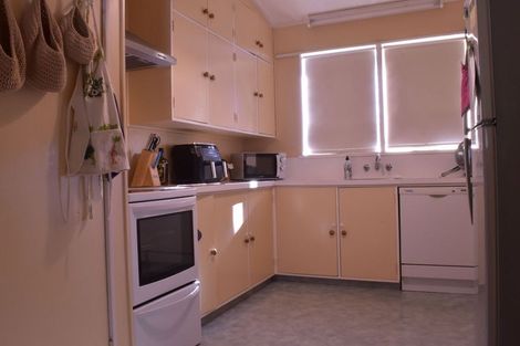 Photo of property in 18 Collier Avenue, Karori, Wellington, 6012