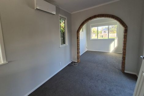 Photo of property in 26 Rewarewa Road, Te Atatu Peninsula, Auckland, 0610