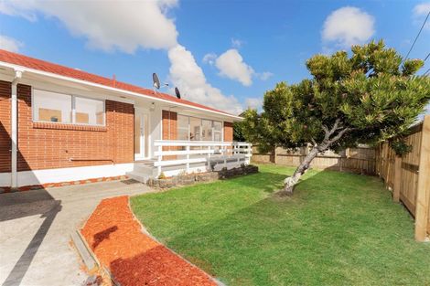Photo of property in 2 Border Road, Henderson, Auckland, 0612