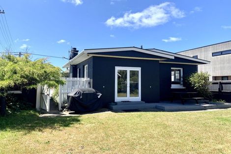 Photo of property in 154 Marine Parade, New Brighton, Christchurch, 8083