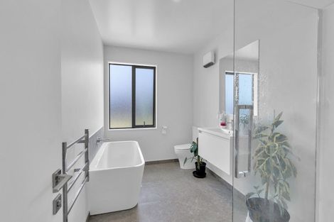 Photo of property in 18 Kura Lane, Aranui, Christchurch, 8061